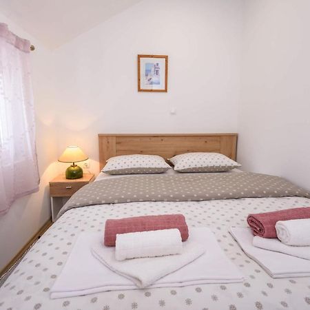 Bonaca Apartment Rogotin Екстериор снимка