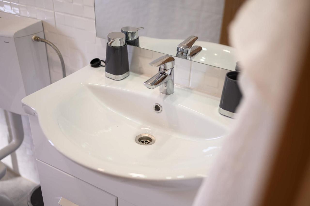 Bonaca Apartment Rogotin Екстериор снимка