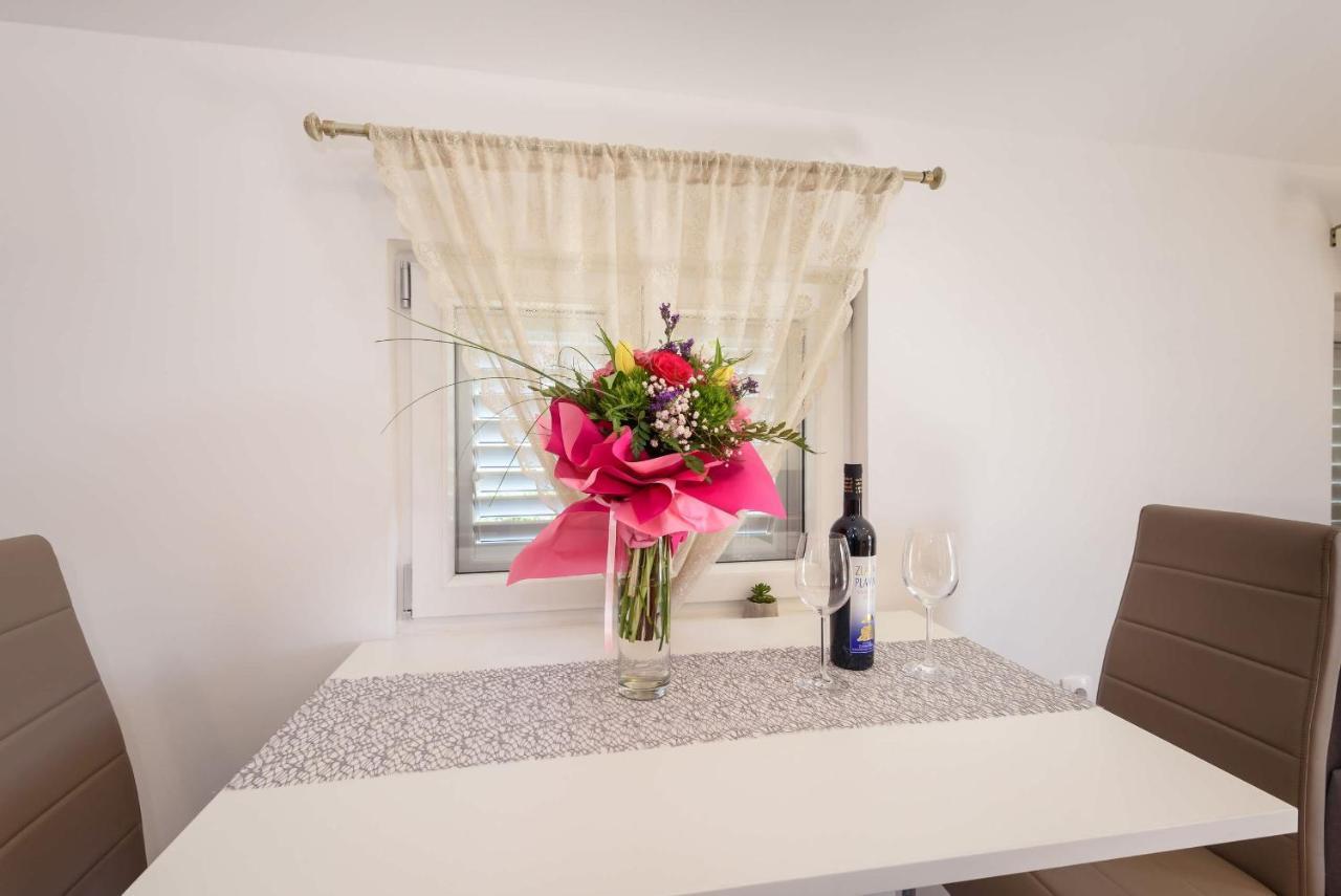 Bonaca Apartment Rogotin Екстериор снимка